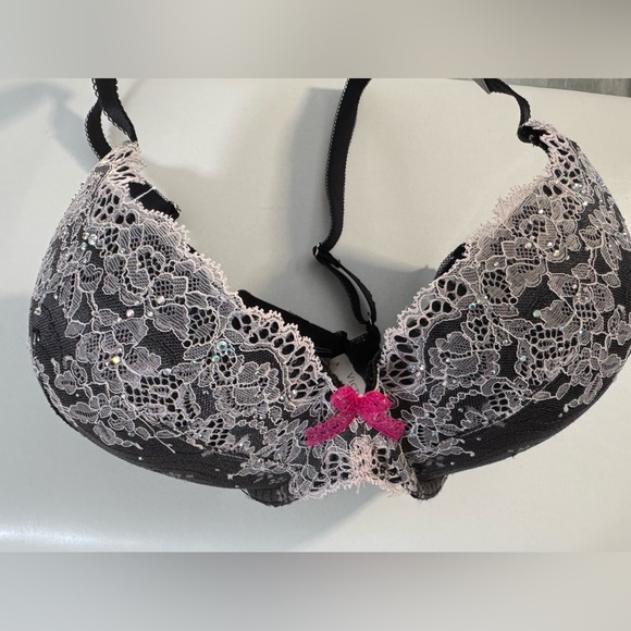 Victoria's Secret Black and Pink Lace Bra - Picture 2 of 7